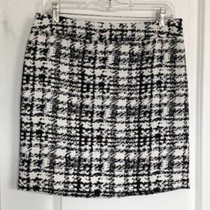 ANN TAYLOR Graphic Print Black White Mini Skirt 6 Petite
